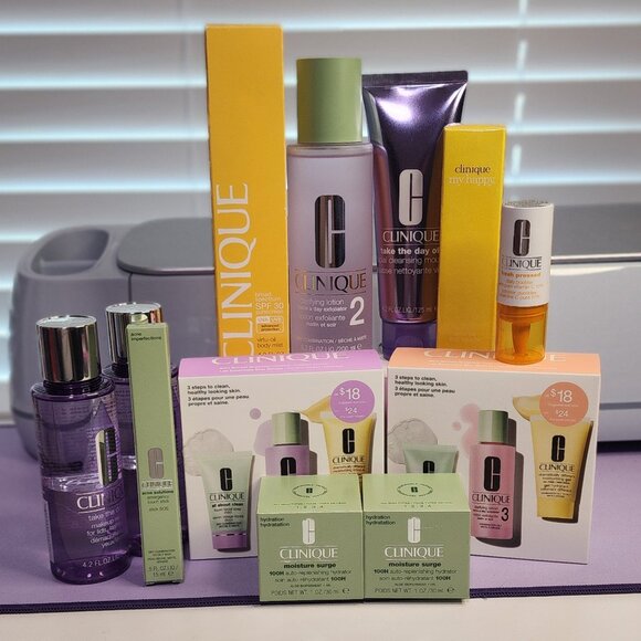 CLINIQUE Skincare box